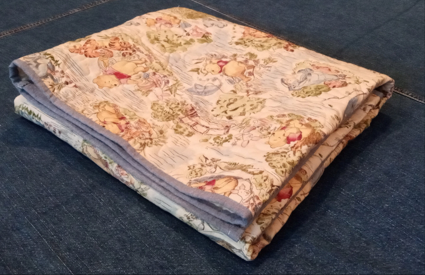 (199) Quilted play pad 'Pooh and Friends' DONATED TO PREGNANCY CENTER