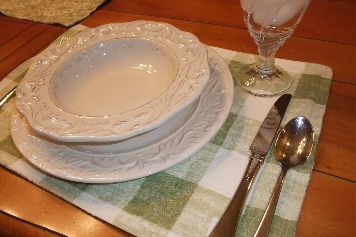 (107) Reversible Quilted Kitchen Linen Set – 6 Placemats + 45" Runner
