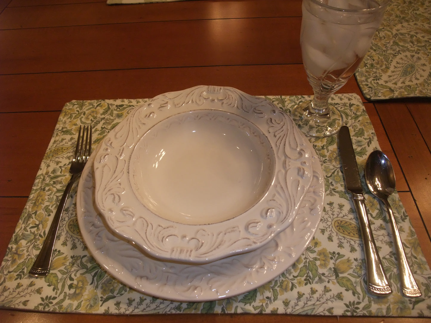 (107) Reversible Quilted Kitchen Linen Set – 6 Placemats + 45" Runner