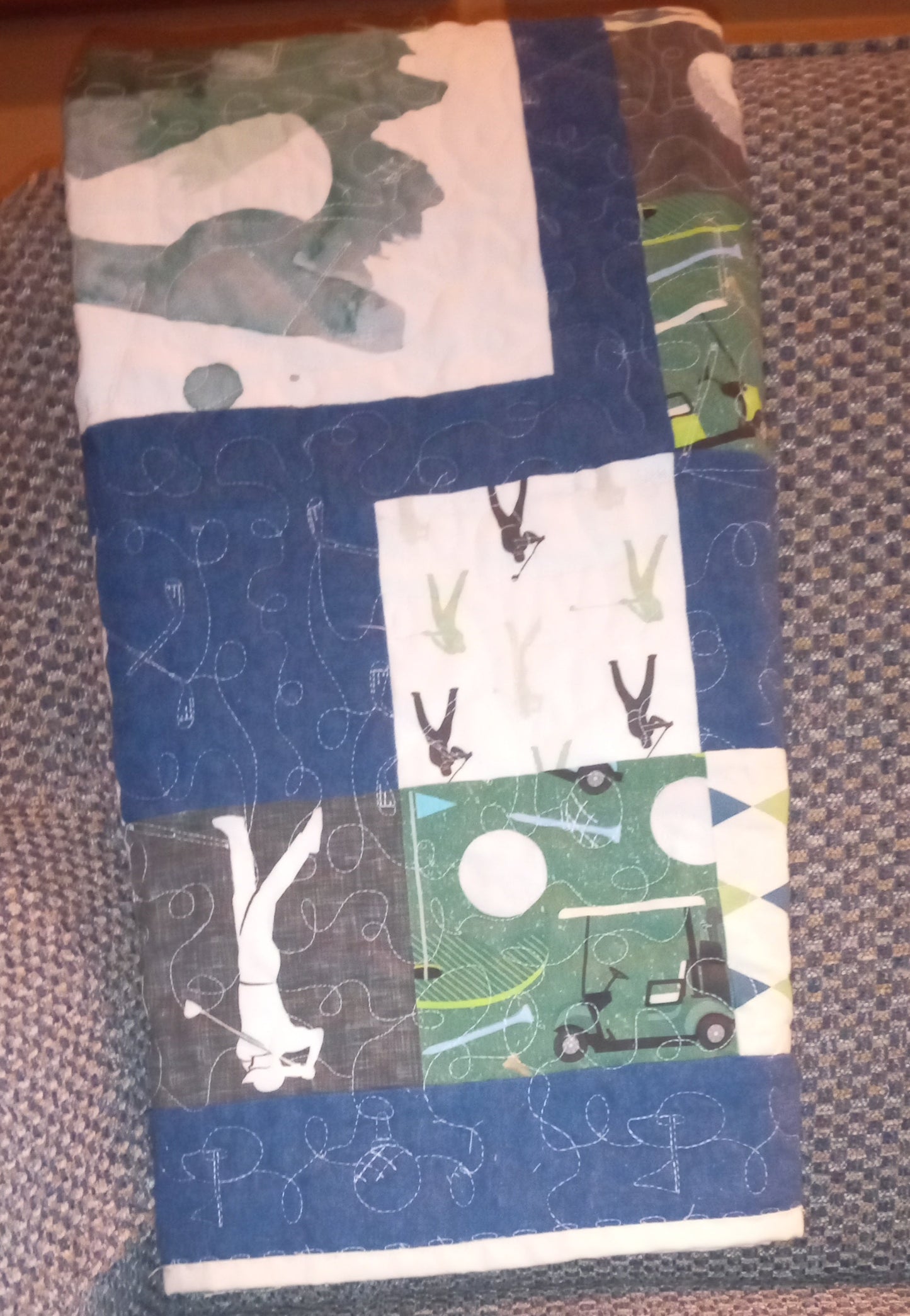 (141) On the Green, Golf-Themed Lap Quilt – 43" x 43