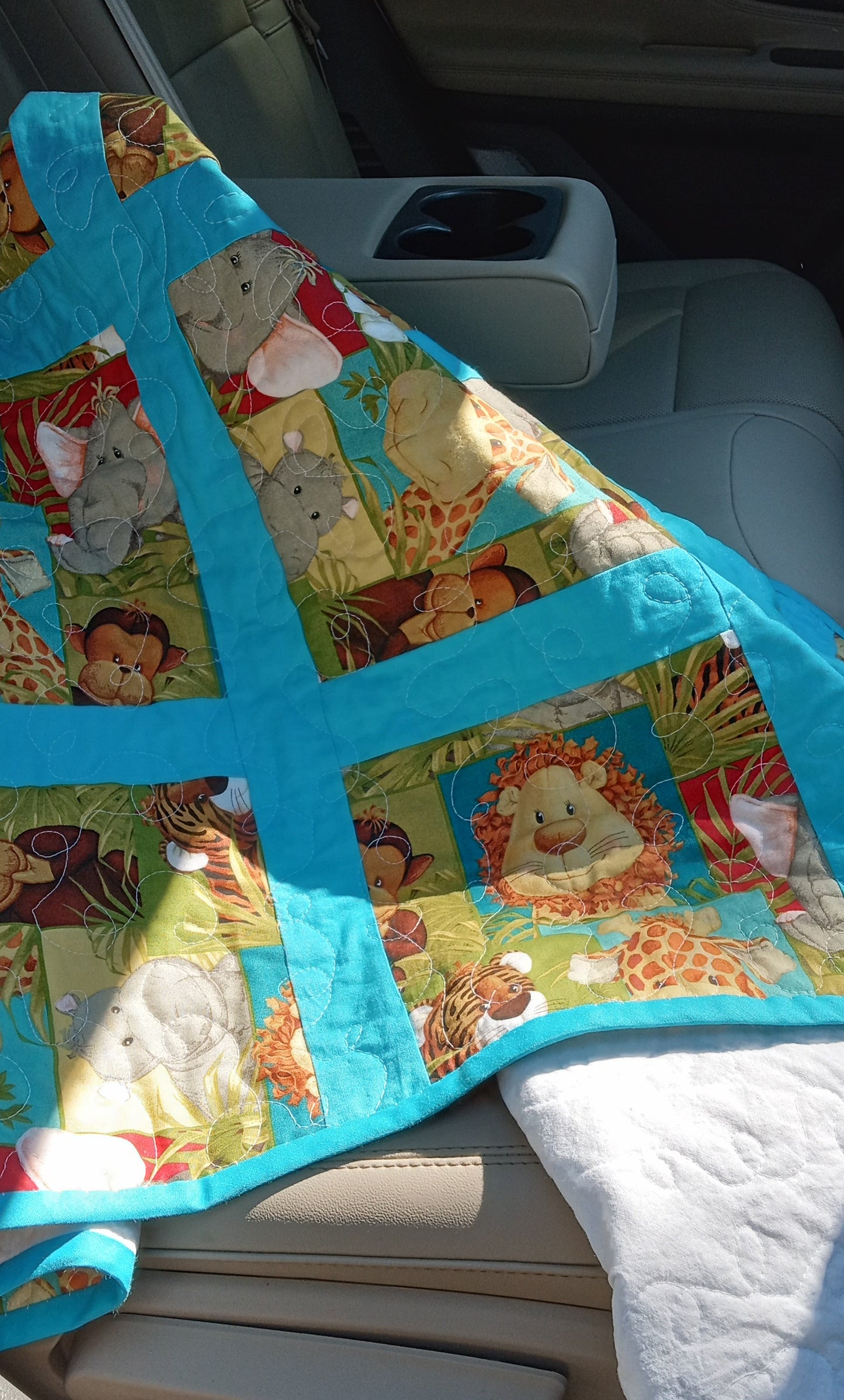 (195) GIVEAWAY! Animals Out of the Blue – Nursery and Toddler Quilt