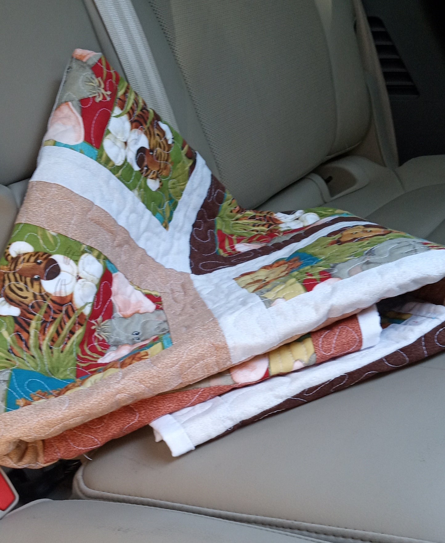 (196) Friendly Jungle – Nursey Quilt