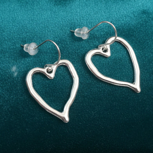 Open-heart classy, casual earrings