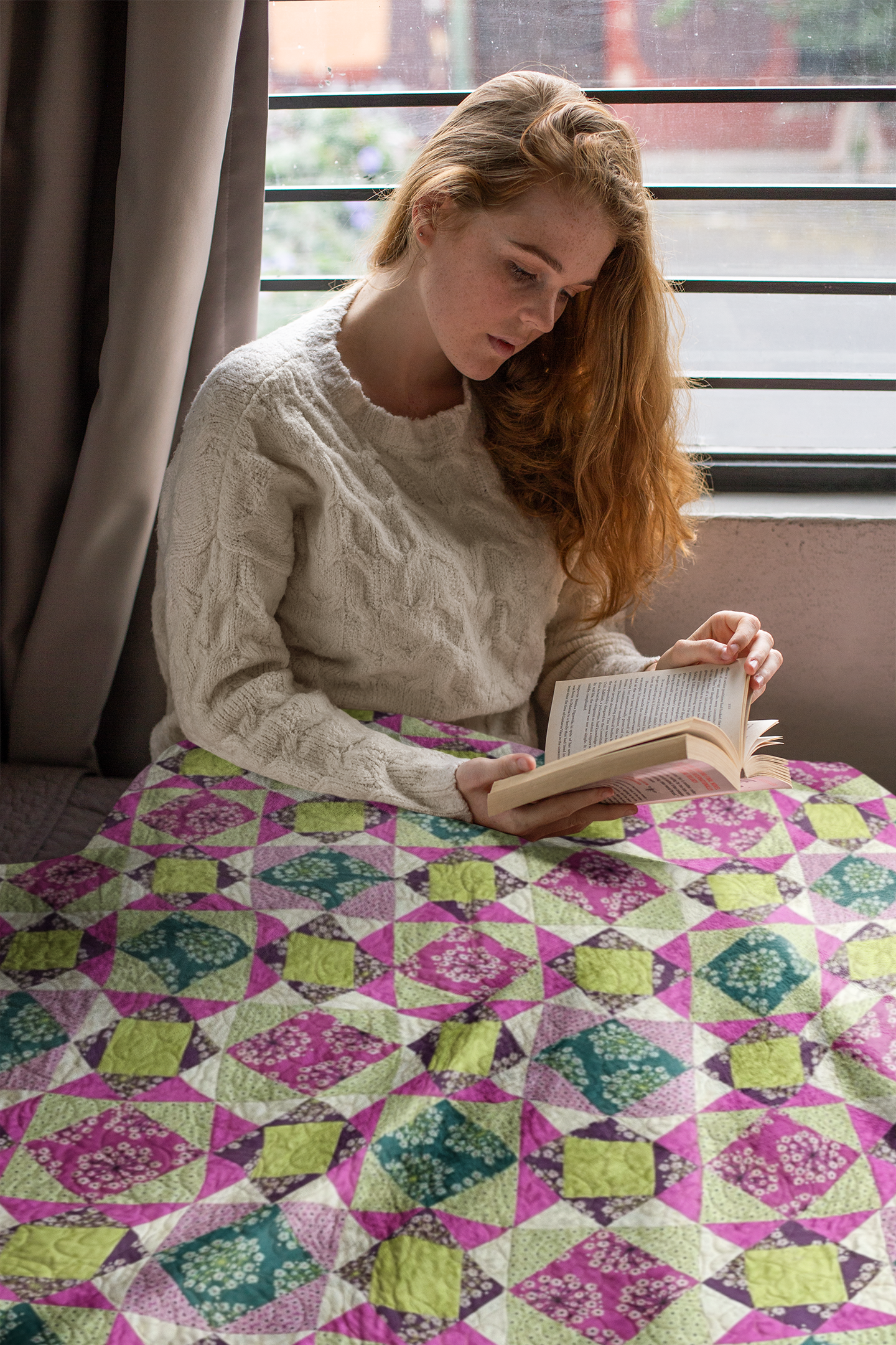 (501) Vibrant Modern Geometric Throw Quilt 63"x78"