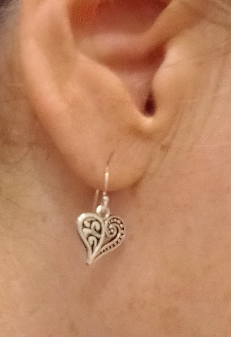 (151) Belva Ann Vintage Heart Earrings