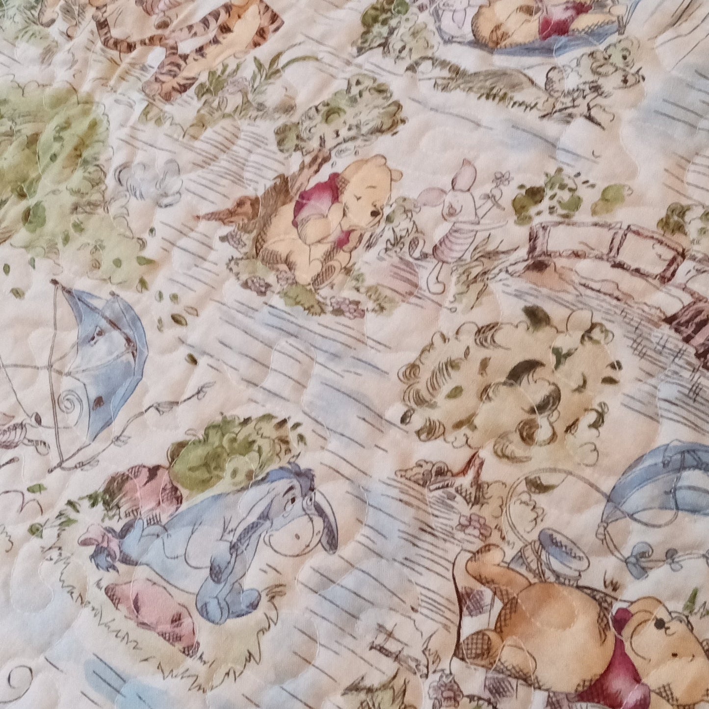 (199) Quilted play pad 'Pooh and Friends' DONATED TO PREGNANCY CENTER