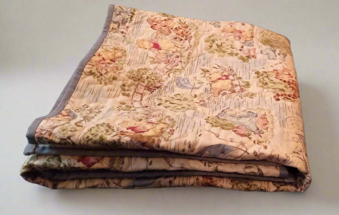 (199) Quilted play pad 'Pooh and Friends' DONATED TO PREGNANCY CENTER