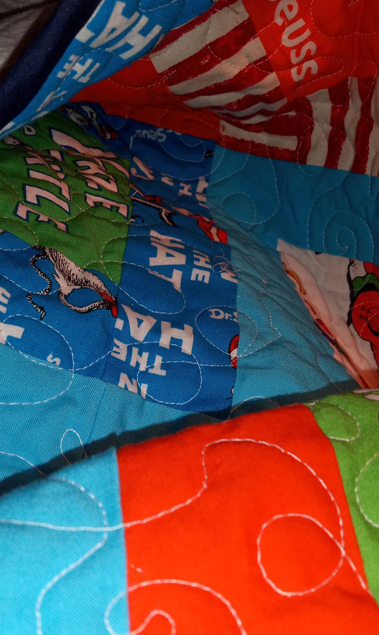★ ★ ★ ★ ★ GIVEAWAY (197) Book-Inspired Cozy Quilt 33"x44"