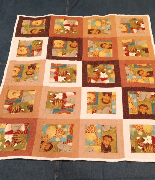 (196) Friendly Jungle – Nursey Quilt