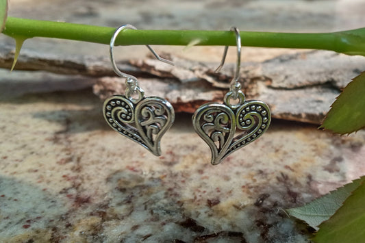 (151) Belva Ann Vintage Heart Earrings