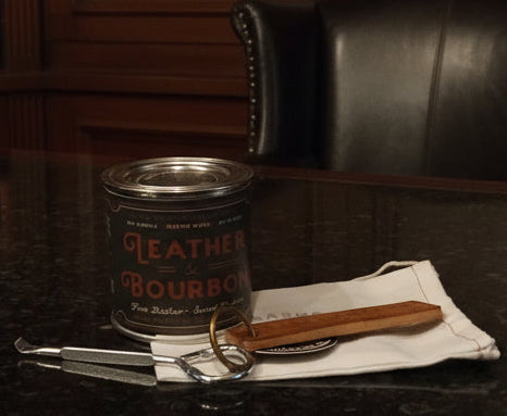 Candle in a can Leather and Bourbon